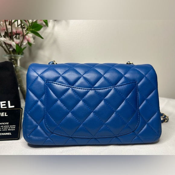 CHANEL Classic Mini Rectangular Flap Bag Quilted Lambskin Blue / Gold - Picture 5 of 12